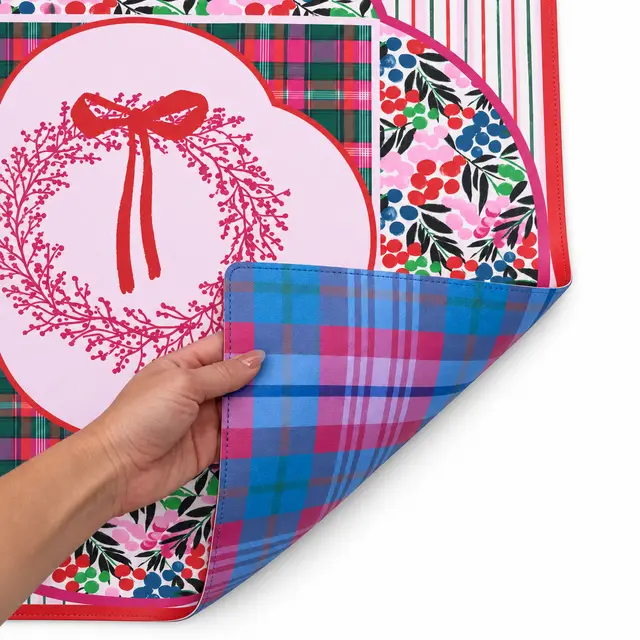 The Mahjong Register Very Merry Wreath Double-Sided Leatherette Mahjong Mat 31.5" x 31.5"