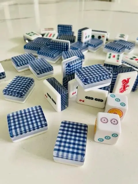 Mah Jongg Maven 3 Layer Blue Squares design tile with Traditonal Faces