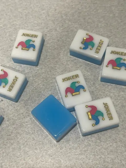 Mah Jongg Maven 3 Layer Light Blue MahJong tile set with Customized Jokers